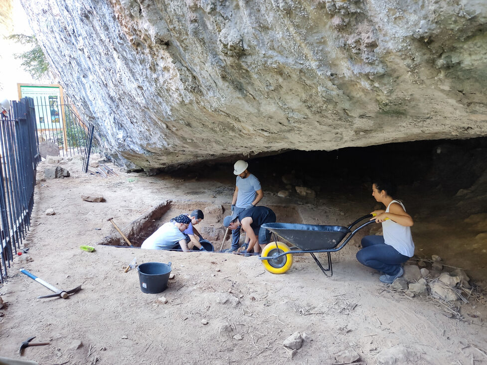 New archaeological interventions in Cova de les Borres and Cova Serena (La Febró) will expand knowledge about the last hunter-gatherers of the Prades Mountains