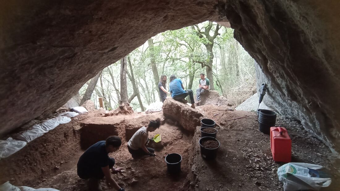 Excavacions a la Cova del Triangle (Sant Llorenç Savall i l’Obac)