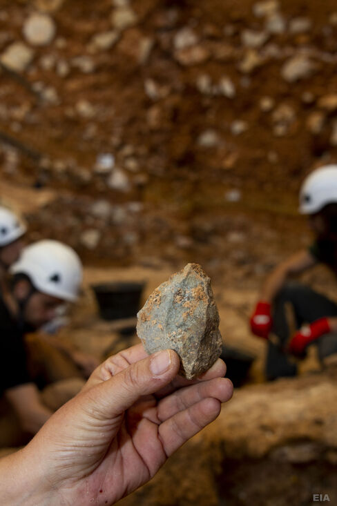 A historical excavation campaign in the Sierra de Atapuerca sites ends