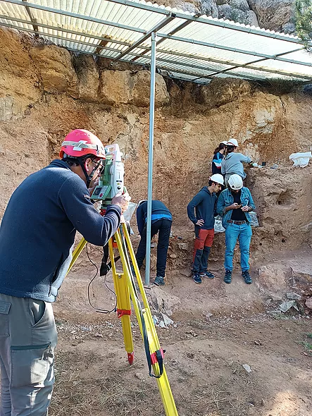 Excavaciones en un campamento de cazadores y recolectores de unos 400.000 años de antigüedad en La Cansaladeta, en la Riba