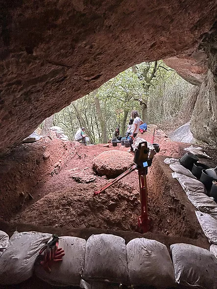 Finalitzada la segona campanya d’excavació a la Cova del Triangle (Sant Llorenç Savall i l’Obac)