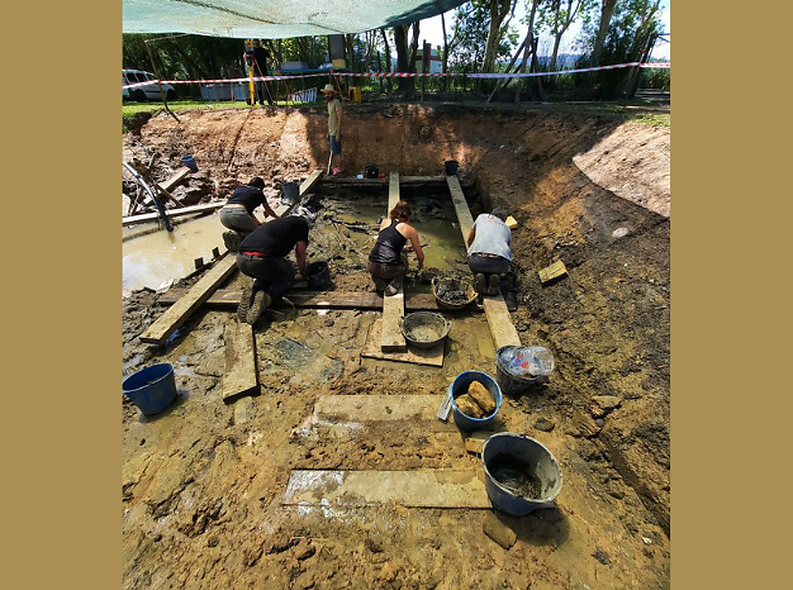 Neolithic wooden elements discovered at the Draga de Banyoles site