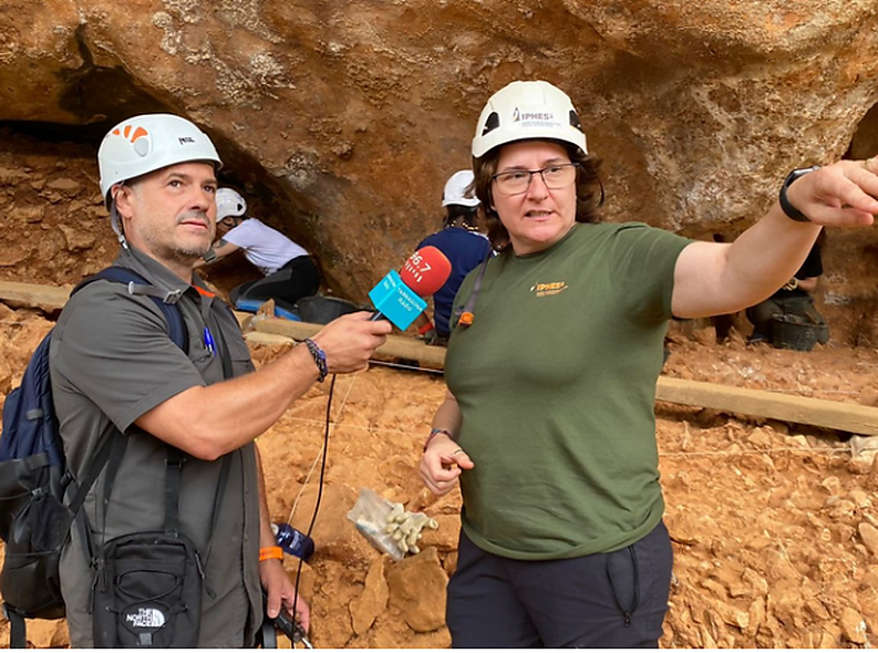 El programa Evoluciona de Tarragona Radio habla con la Dra. Isabel Cáceres sobre el yacimiento de Galería y con el Dr. Josep Maria Vergès del yacimiento de El Mirador