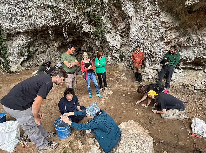 A new archaeological intervention at Balma de Castelló confirms its scientific and training potential