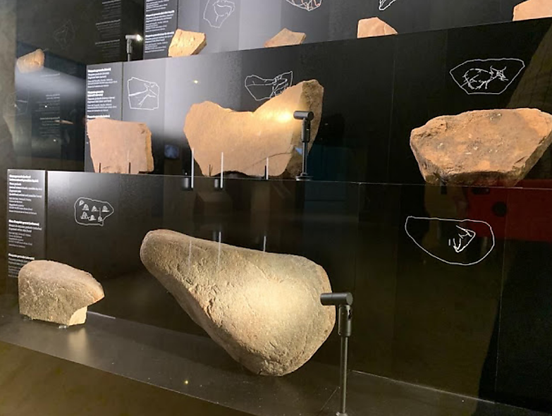 Two pieces discovered by the IPHES are on display at the Artists of Prehistory exhibition, at the Museum of Archeology of Catalonia, in Barcelona