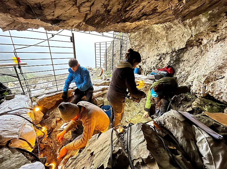 A més de 2.000 metres: la Cova 338 redefineix la prehistòria dels Pirineus