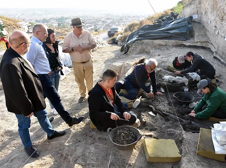 Baza inicia la desena campanya d’excavacions en un jaciment de 4,5 milions d’anys