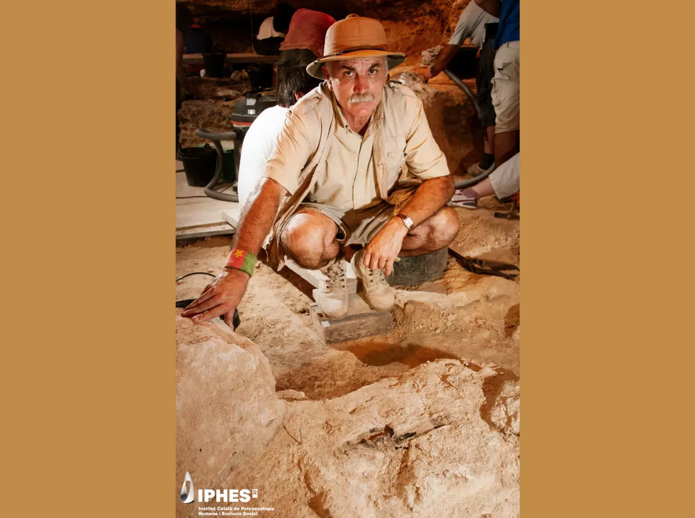 Más allá de la piedra: el Abric Romaní muestra un universo neandertal hecho también de madera
