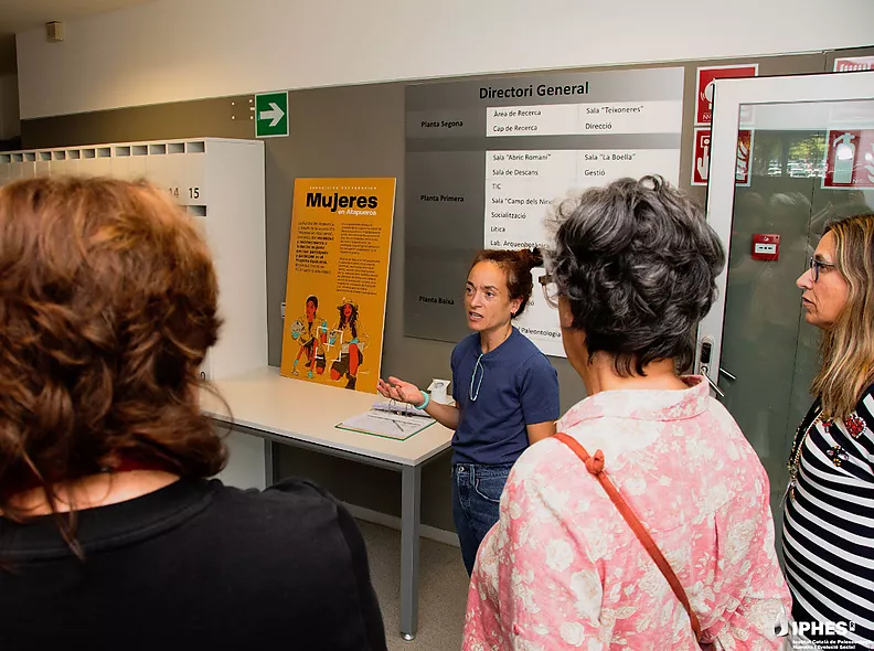 L’IPHES-CERCA acull l’exposició “<i>Mujeres en Atapuerca</i>”, un homenatge al paper de les dones en la recerca sobre l’evolució humana